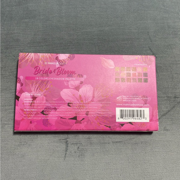NWT Bride and Bloom cherry blossom, 18 color eyeshadow palette with mirror - Picture 6 of 15